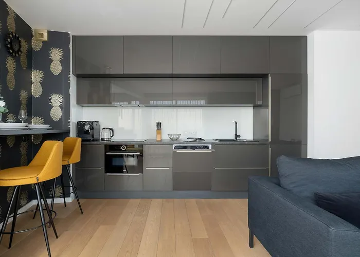 Tasteful In Cracow With Parking & Balcony By Nolcegi Renters *