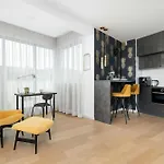 Tasteful In Cracow With Parking & Balcony By Nolcegi Renters Lägenhet Kraków
