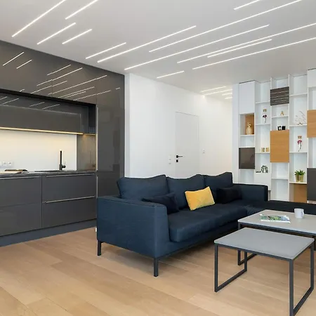 Tasteful In Cracow With Parking & Balcony By Nolcegi Renters Appartamento
