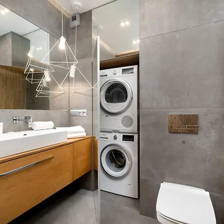Tasteful In Cracow With Parking & Balcony By Nolcegi Renters Kraków